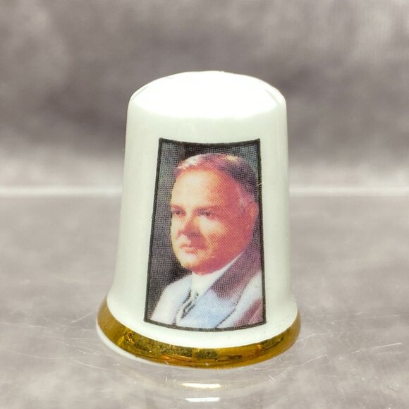 Herbert Hoover Fine Bone China Thimble With Gold Trim & Portrait England - Picture 1 of 8